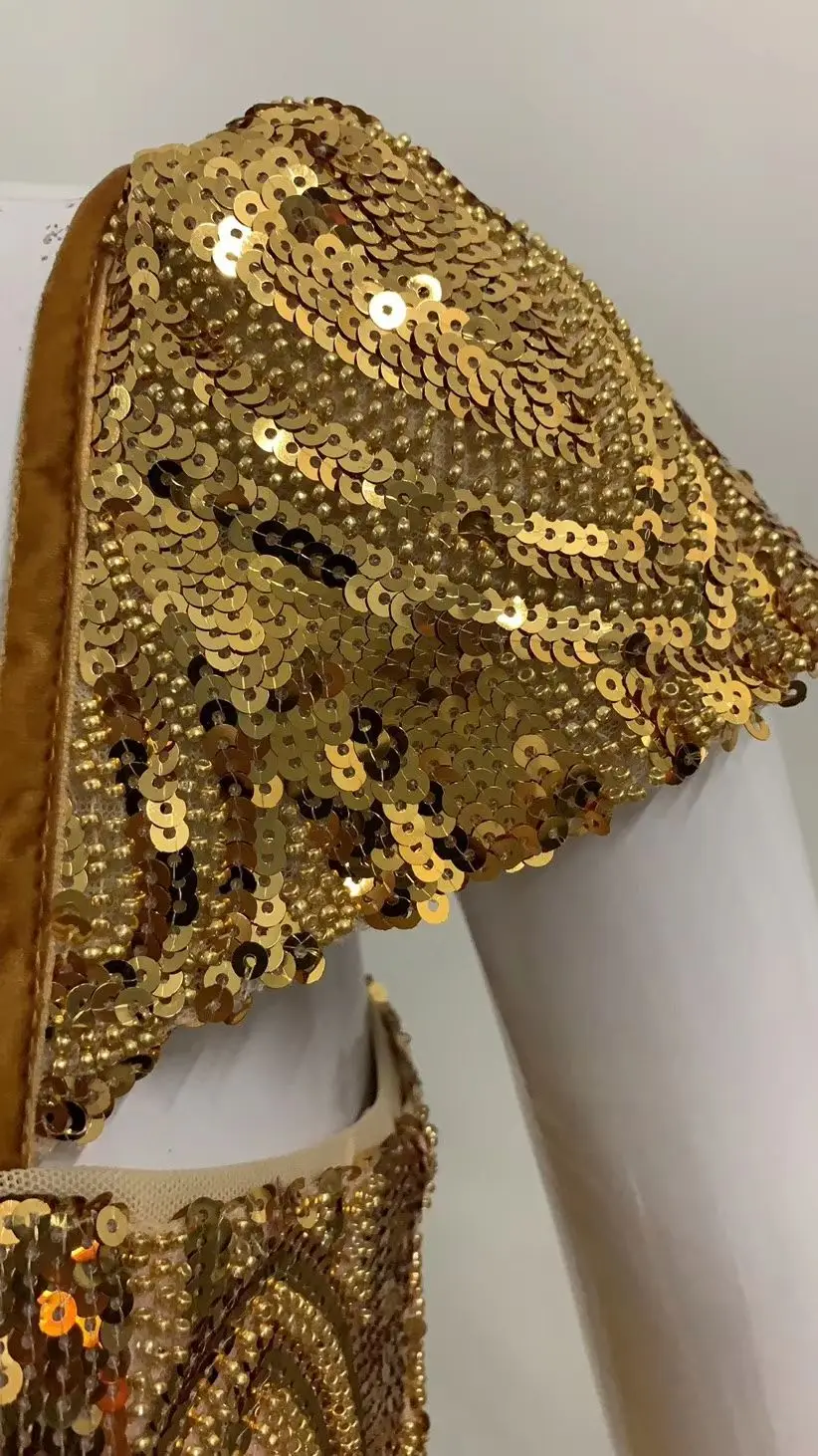 2019 New Gold sequined dress Women Elegant sleeveless Bodycon evening Party bandage dress
2019 New Gold sequined dress Women Elegant sleeveless Bodycon evening Party bandage dress