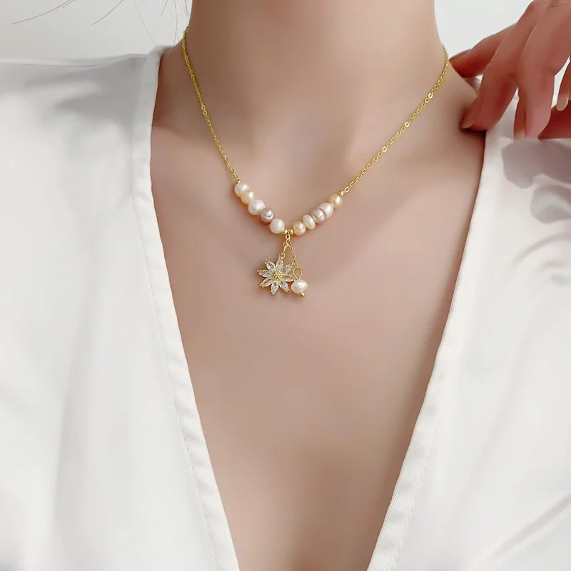 LOVOACC Elegant Natural Baroque Pearl Necklace for Women Gold Color Linked Small Circle Chain Sunflower Pendant Choker Necklaces
LOVOACC Elegant Natural Baroque Pearl Necklace for Women Gold Color Linked Small Circle Chain Sunflower Pendant Choker Necklaces