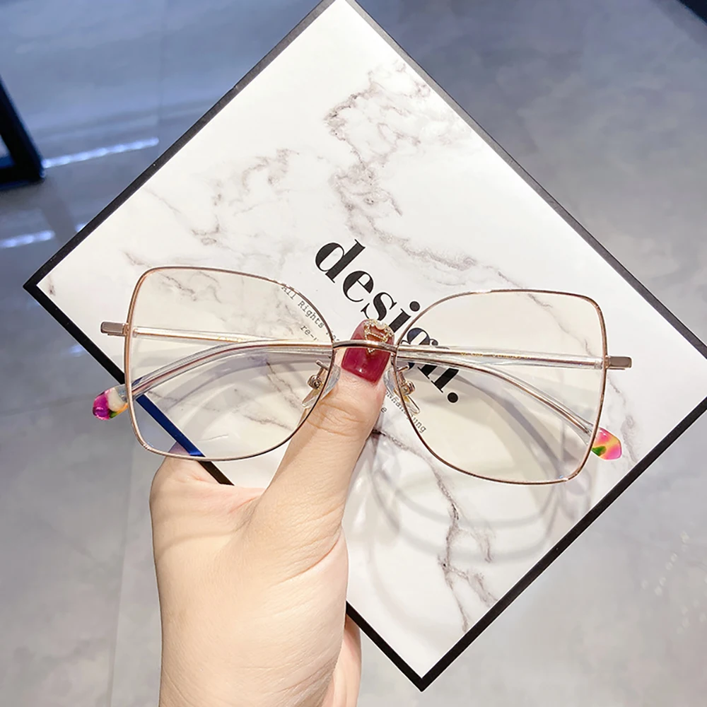 Trendy Metal Frame Celebrity Street Shooting Butterfly Shape Flat Mirror Student Personality Glasses JD1005
Trendy Metal Frame Celebrity Street Shooting Butterfly Shape Flat Mirror Student Personality Glasses JD1005