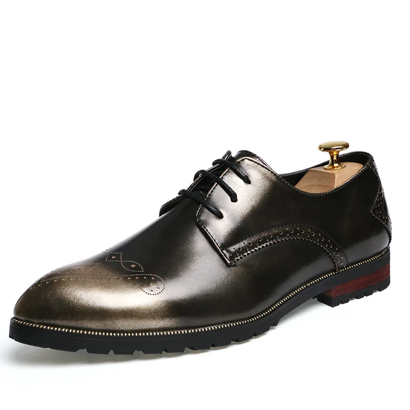 Young men's leather shoes, brogues, British pointed-toe men's shoes, night stylist trendy shoes
Young men's leather shoes, brogues, British pointed-toe men's shoes, night stylist trendy shoes