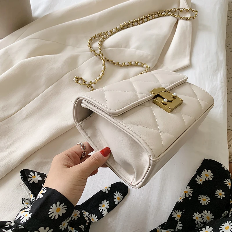 Luxury Women Leather Messenger Bags 2020 Crossbody Bags for Women Sac A Main Female Shoulder Bag Chains Sac A Main Flap Bag Girl 
Luxury Women Leather Messenger Bags 2020 Crossbody Bags for Women Sac A Main Female Shoulder Bag Chains Sac A Main Flap Bag Girl