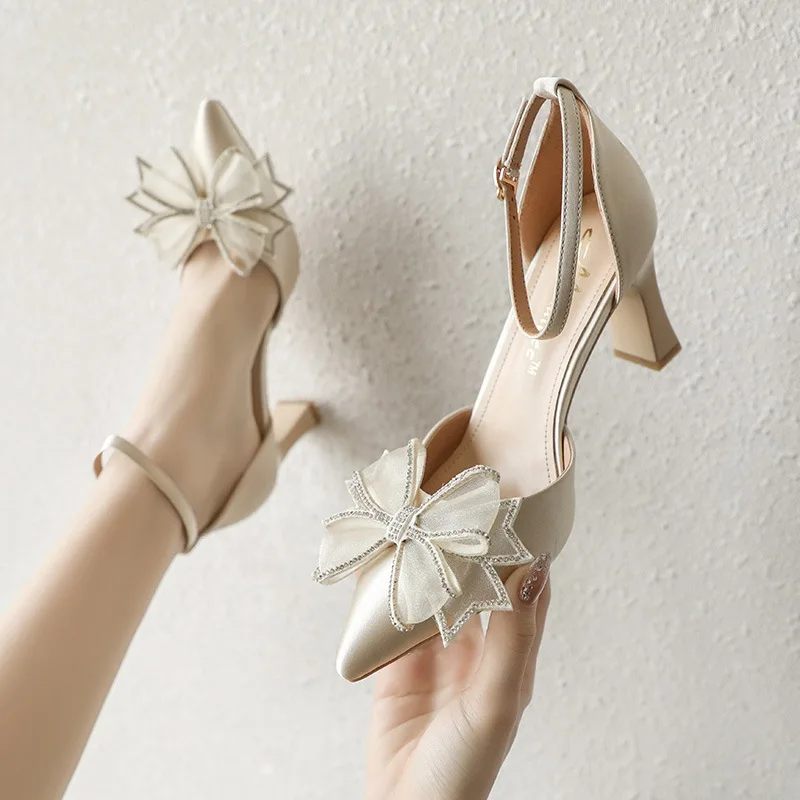 Ladies Fashion High Quality Buckle Stiletto High Heels Office Ladies Work Shoes Simple Party Shoes Bow Mid Heels Ladies Sandals
Ladies Fashion High Quality Buckle Stiletto High Heels Office Ladies Work Shoes Simple Party Shoes Bow Mid Heels Ladies Sandals