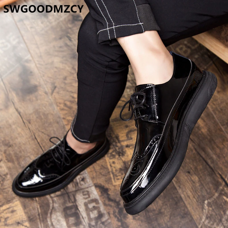 Brogue Shoes Men Formal Wedding Shoes For Men Italian Brand Coiffeur Party Shoes For Men Wedding Dress Patent Leather Ayakkabi
Brogue Shoes Men Formal Wedding Shoes For Men Italian Brand Coiffeur Party Shoes For Men Wedding Dress Patent Leather Ayakkabi