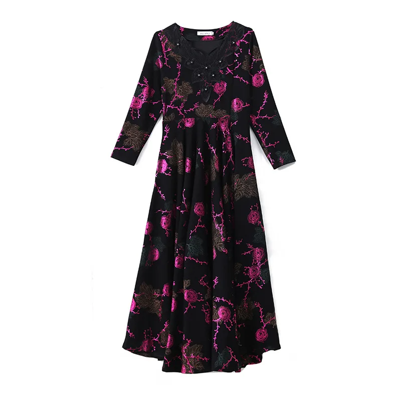 The new long-sleeved printed V-neck dress has a large swing, a long autumn and winter cover dress, and a slim and slim dress
The new long-sleeved printed V-neck dress has a large swing, a long autumn and winter cover dress, and a slim and slim dress