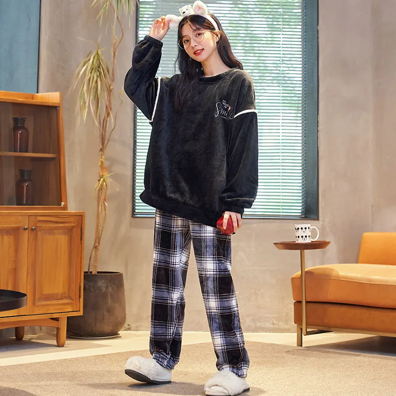 ATUEDNO Winter Fashion Flannel Pajamas Sets for Women 100% Velvet Satin Soft Silk Sleepwear Atoff Home Leisure Plush Nightwear
ATUEDNO Winter Fashion Flannel Pajamas Sets for Women 100% Velvet Satin Soft Silk Sleepwear Atoff Home Leisure Plush Nightwear