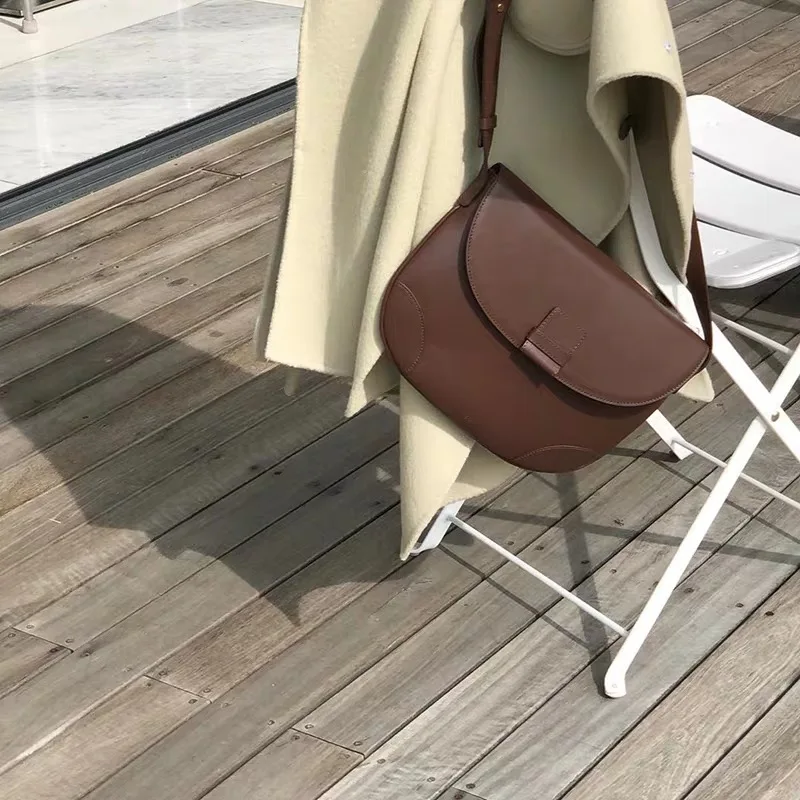 Small pu Leather Saddle Bag Semicircle Flap Luxury Handbags Women Bag Retro Vintage Ladies Messenger Bags Mini Shoulder Bags
Small pu Leather Saddle Bag Semicircle Flap Luxury Handbags Women Bag Retro Vintage Ladies Messenger Bags Mini Shoulder Bags
