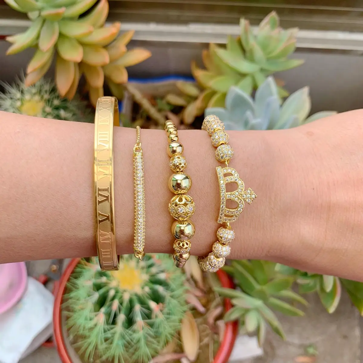 Luxury King Queen Crown Men Women Couple Lover Bracelet Stainless steel bangle CZ beads bracelets bangles for Men Women Jewelry
Luxury King Queen Crown Men Women Couple Lover Bracelet Stainless steel bangle CZ beads bracelets bangles for Men Women Jewelry