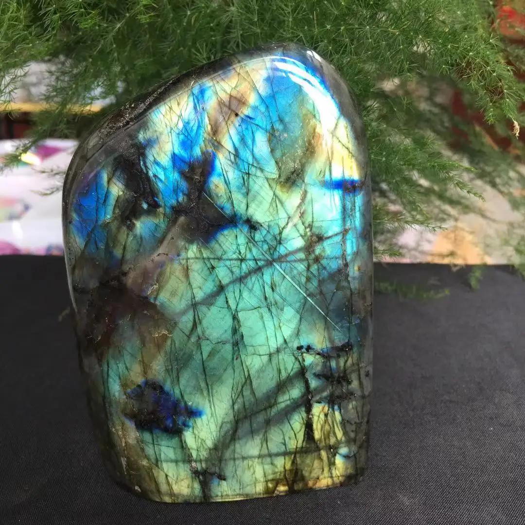 816g Natural Moonstone Polishing Labradorite stand (only 1pcs The pictured is the exact one you will receive)