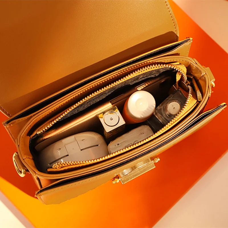 2021 New Fashion Luxury Designer High-quality Leather Retro Printed Shoulder Strap Flap Bag All-match Crossbody Shoulder Bag Cc
2021 New Fashion Luxury Designer High-quality Leather Retro Printed Shoulder Strap Flap Bag All-match Crossbody Shoulder Bag Cc