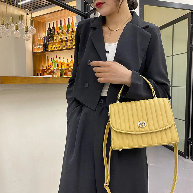Embroidered thread fashion small bag women's 2021 spring and summer new portable simple small square bag Versatile Single
Embroidered thread fashion small bag women's 2021 spring and summer new portable simple small square bag Versatile Single