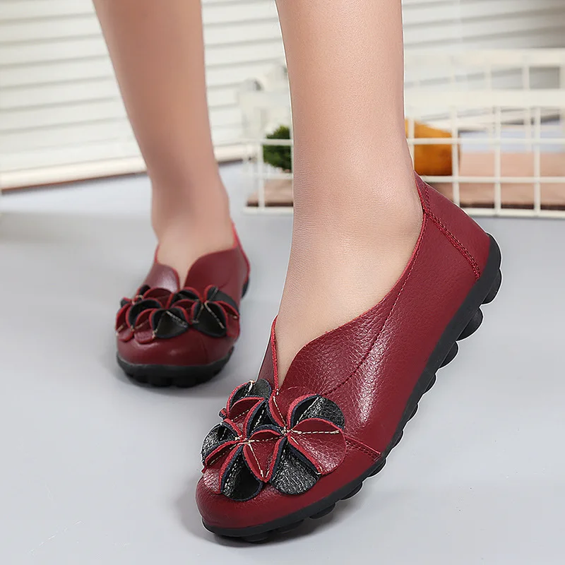 Handmade Flower Mother Flats Shoes Solid Ladies Round Toe Comforable Loafers Casual Genuine Leather Driving Shoes Big Size 43 44
Handmade Flower Mother Flats Shoes Solid Ladies Round Toe Comforable Loafers Casual Genuine Leather Driving Shoes Big Size 43 44