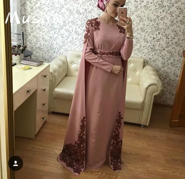 Dusty Pink Dubai Evening Dress With Cape Elegant Long Sleeve Lace Arabic Prom Dresses Full Length Vestido De Fiesta De Boda
Dusty Pink Dubai Evening Dress With Cape Elegant Long Sleeve Lace Arabic Prom Dresses Full Length Vestido De Fiesta De Boda
