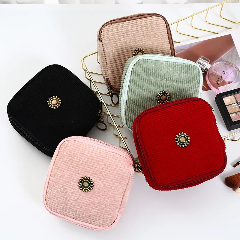 New Large-Capacity Sanitary Towel Storage Bag Pure Color Simple Aunt Towel Storage Bag Student Portable Sanitary Towel Bag
New Large-Capacity Sanitary Towel Storage Bag Pure Color Simple Aunt Towel Storage Bag Student Portable Sanitary Towel Bag