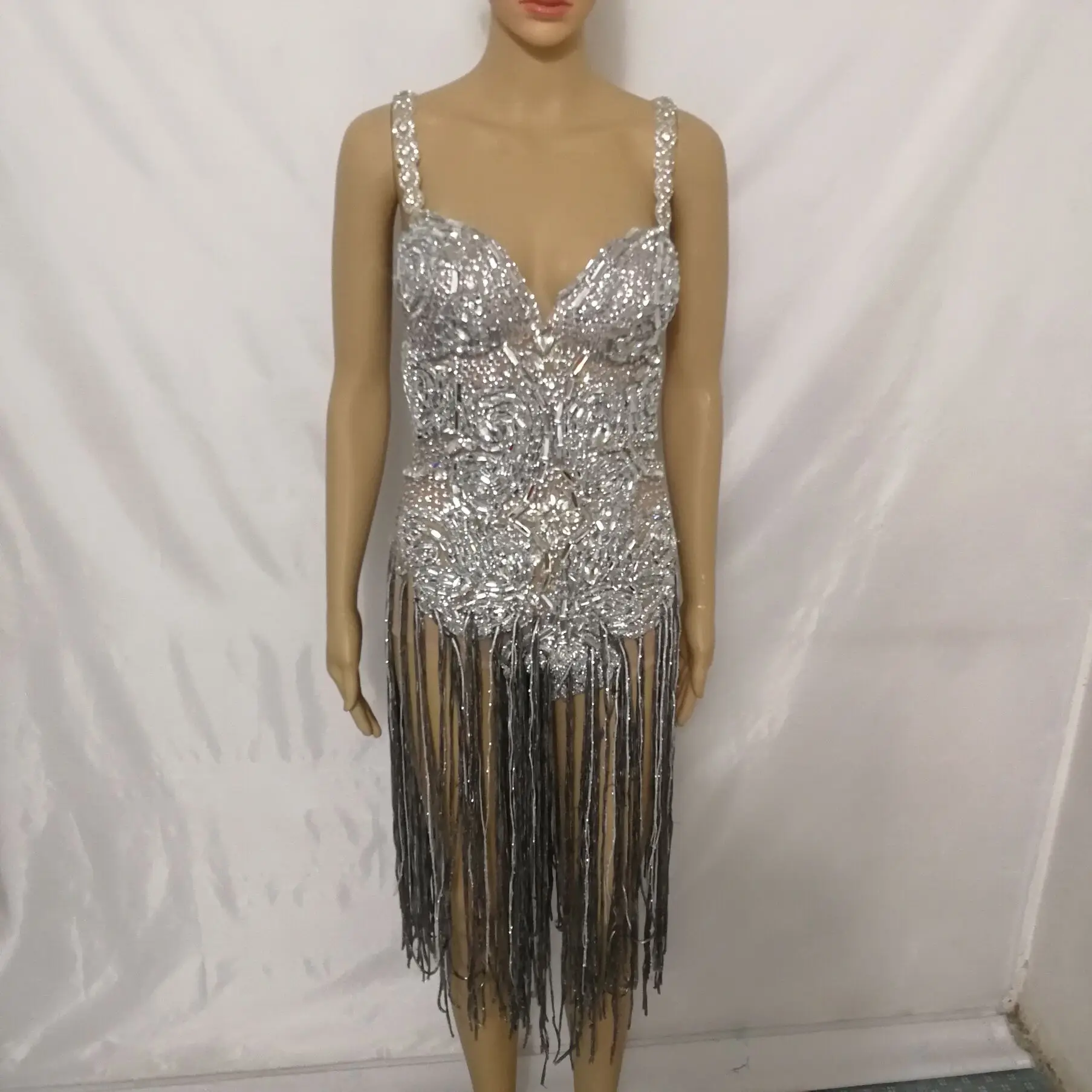 Club Female Prom Party Outfit Silver Rhinestones Tassels Perspective Bodysuit Birthday Celebration Stage Costume Dance Clothing
Club Female Prom Party Outfit Silver Rhinestones Tassels Perspective Bodysuit Birthday Celebration Stage Costume Dance Clothing
