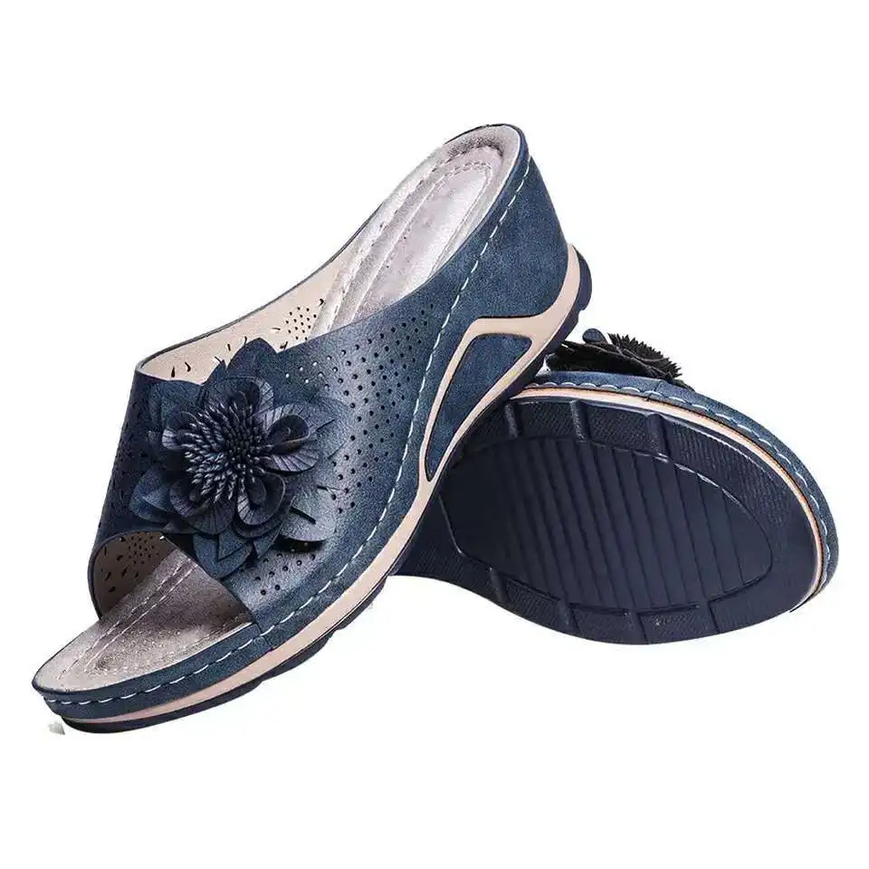 Women's shoes 2020 new summer slope heel casual flowers outer wear slippers female plus size summer slipper
Women's shoes 2020 new summer slope heel casual flowers outer wear slippers female plus size summer slipper