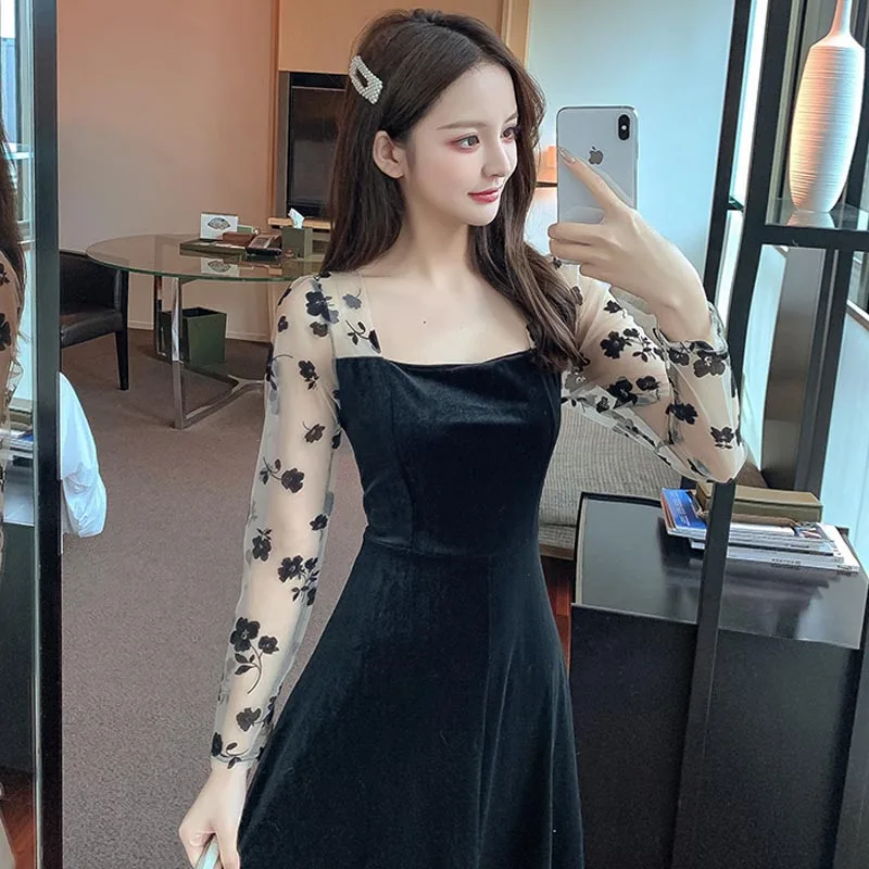 One-Piece 2021 Korean Style Spring Chic Dress French Vintage Velvet Hepburn Thin And Waist Dress Square Collar Temperament Dress
One-Piece 2021 Korean Style Spring Chic Dress French Vintage Velvet Hepburn Thin And Waist Dress Square Collar Temperament Dress