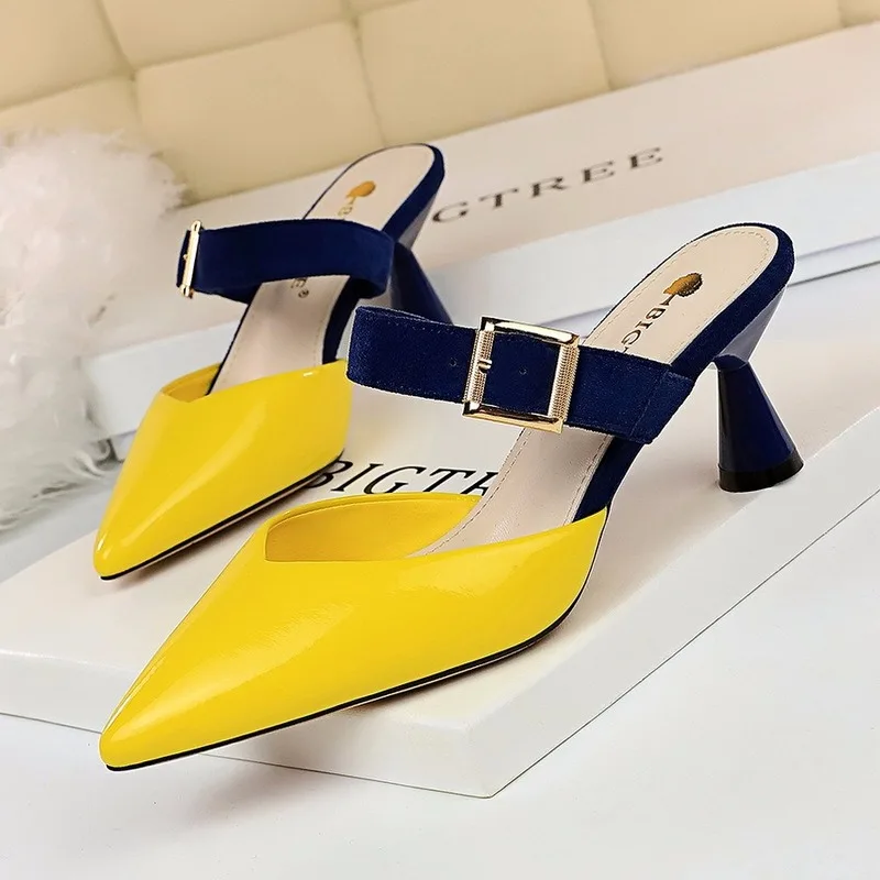 Leather High Heel Sandals Metal Pointed Toe Women 2020 Summer Fashion Slippers Casual Ladies Sexy High Heels Sandals Slippers
Leather High Heel Sandals Metal Pointed Toe Women 2020 Summer Fashion Slippers Casual Ladies Sexy High Heels Sandals Slippers