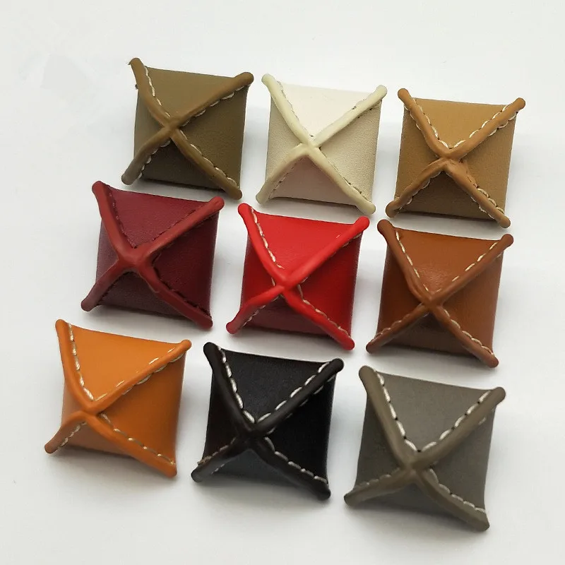 10pcs/bag Color Hand-sewn Windbreaker Coat Buckle Handmade Square Pagoda Buckle Leather Decorative Buckle
10pcs/bag Color Hand-sewn Windbreaker Coat Buckle Handmade Square Pagoda Buckle Leather Decorative Buckle