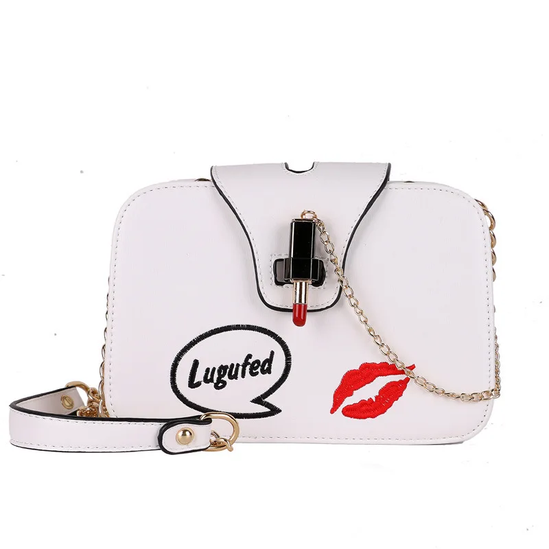 2021 new Korean version of simple versatile messenger bag embroidery chain clip small square lipstick shoulder female bags 
2021 new Korean version of simple versatile messenger bag embroidery chain clip small square lipstick shoulder female bags