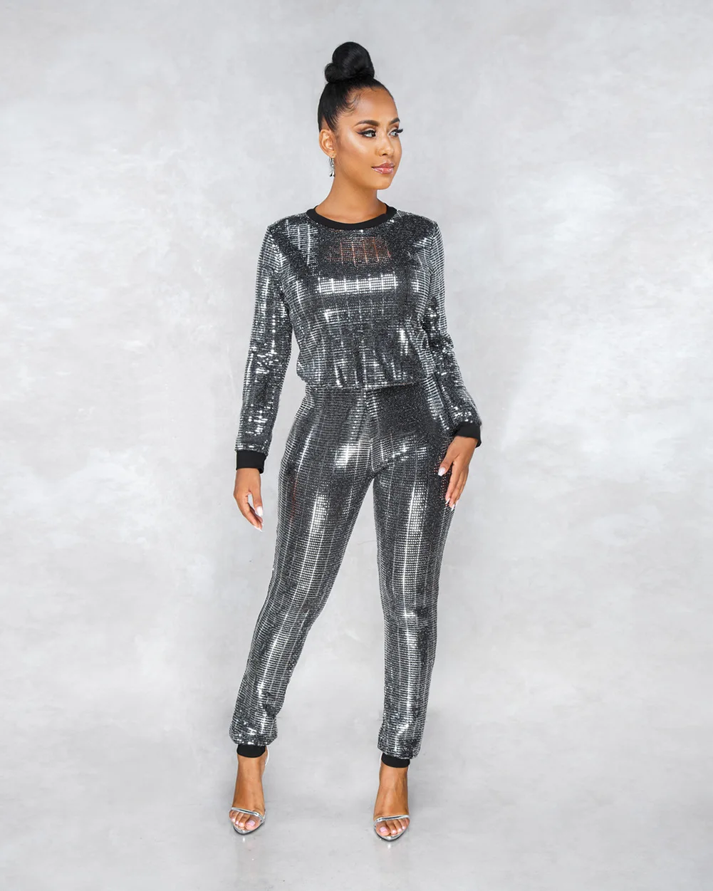 HAOOHU 2020 winter new women's sets fashion sexy nightclub Sequined solid long sleeve o-neck tops slim pants sexy 2-pc suits
HAOOHU 2020 winter new women's sets fashion sexy nightclub Sequined solid long sleeve o-neck tops slim pants sexy 2-pc suits