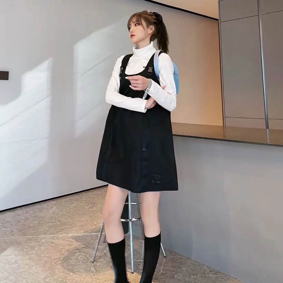 P Triangle Mark Vest Dress Fashion Casual Trend Men's and Women's Same Classic Vest Dress
P Triangle Mark Vest Dress Fashion Casual Trend Men's and Women's Same Classic Vest Dress