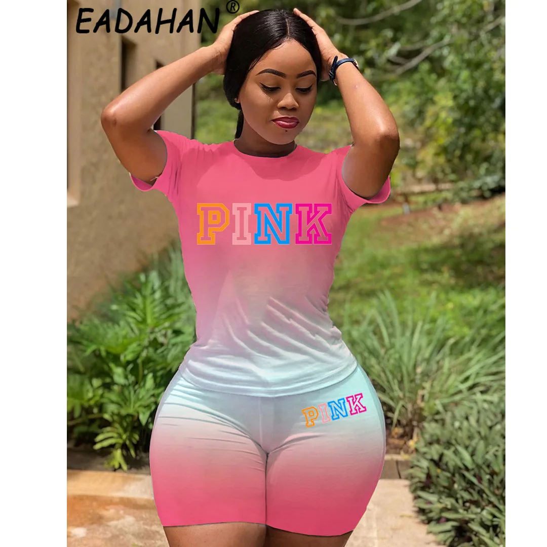 Eadahan 2021 Summer Women's Fashion Gradient Pink Print Short-sleeved Straight Shorts Casual Two-piece Sports Suit
Eadahan 2021 Summer Women's Fashion Gradient Pink Print Short-sleeved Straight Shorts Casual Two-piece Sports Suit