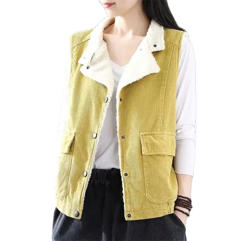 Women Retro Corduroy Vest Female Add Velvet Thickening Sleeveless Vest Femme Autumn Winter Lamb Cashmere lining Waistcoat C
Women Retro Corduroy Vest Female Add Velvet Thickening Sleeveless Vest Femme Autumn Winter Lamb Cashmere lining Waistcoat C