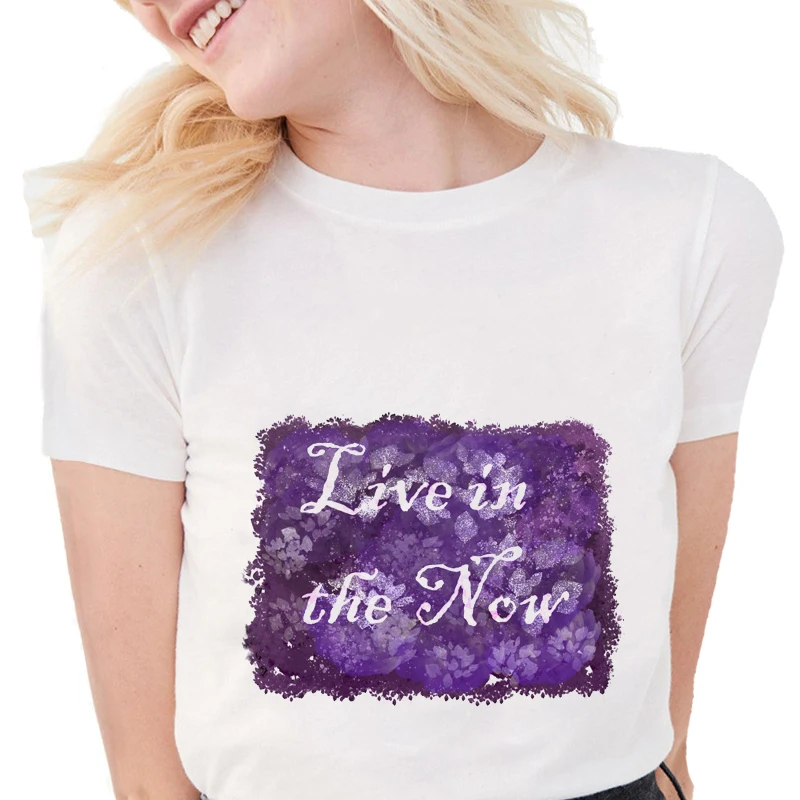 Женская футболка с надписью Live In the Now, повседневный белый топ с круглым вырезом и коротким рукавом, S1754, лето
Женская футболка с надписью Live In the Now, повседневный белый топ с круглым вырезом и коротким рукавом, S1754, лето