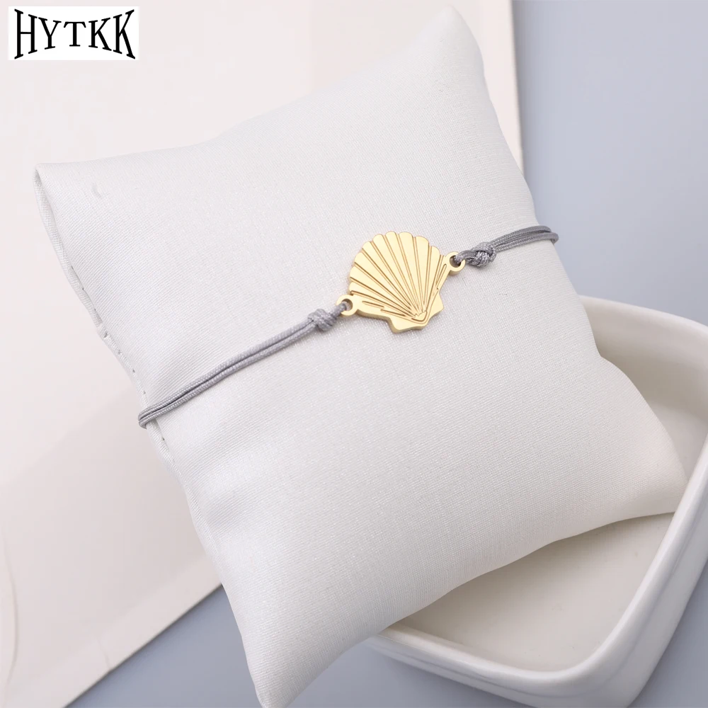 Korean Adjustable Hand Woven Metal Bead Bracelet Golden Star Leaf Scallop Eye Pineapple Fruit Couple Bracelet Friends Gift 2021
Korean Adjustable Hand Woven Metal Bead Bracelet Golden Star Leaf Scallop Eye Pineapple Fruit Couple Bracelet Friends Gift 2021