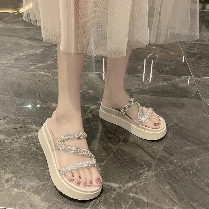Shoes Woman 2021 Slippers Casual Platform Pantofle Med Luxury Summer New Flat Slides Fashion Rubber PU Flat Shoes Female Slipper
Shoes Woman 2021 Slippers Casual Platform Pantofle Med Luxury Summer New Flat Slides Fashion Rubber PU Flat Shoes Female Slipper
