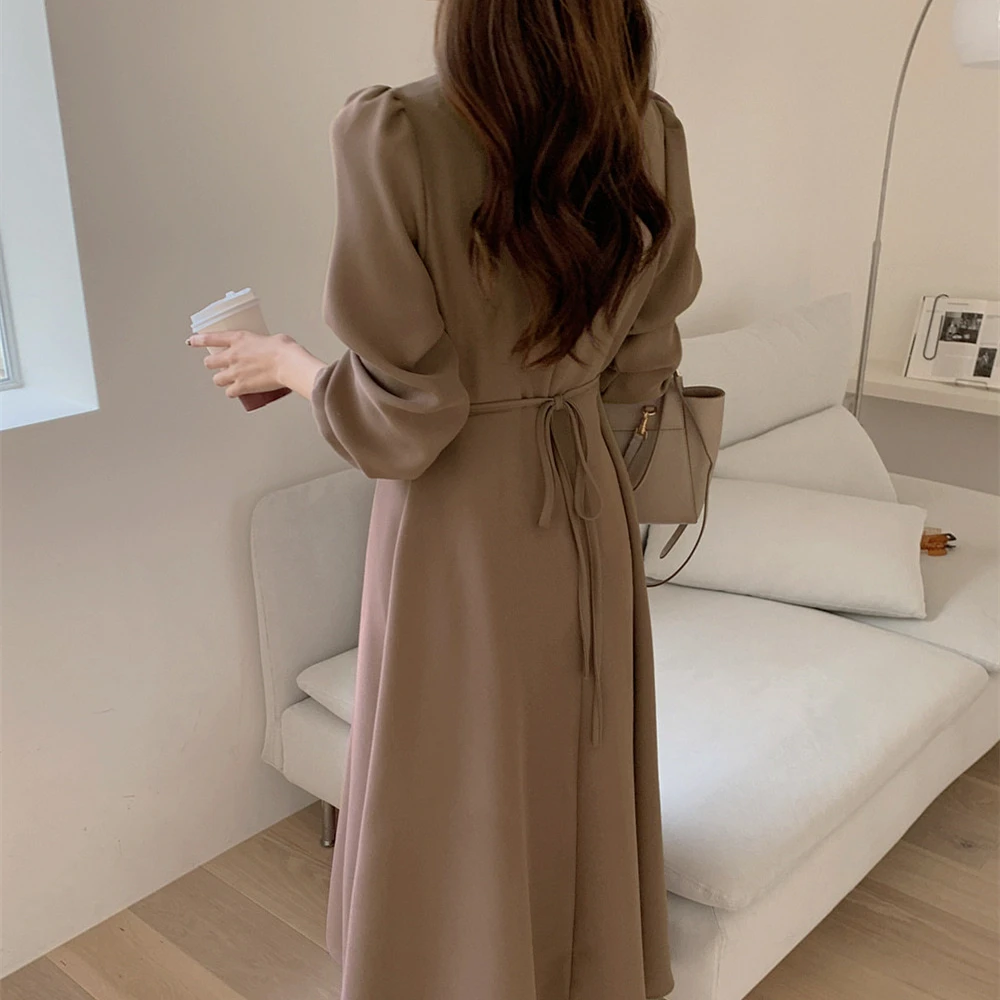 Spring Autumn Vintage Waist Dress Design Sense Mid Length Long Sleeved Bottoming Fashion Elegant Square Neck Retro Clothing
Spring Autumn Vintage Waist Dress Design Sense Mid Length Long Sleeved Bottoming Fashion Elegant Square Neck Retro Clothing