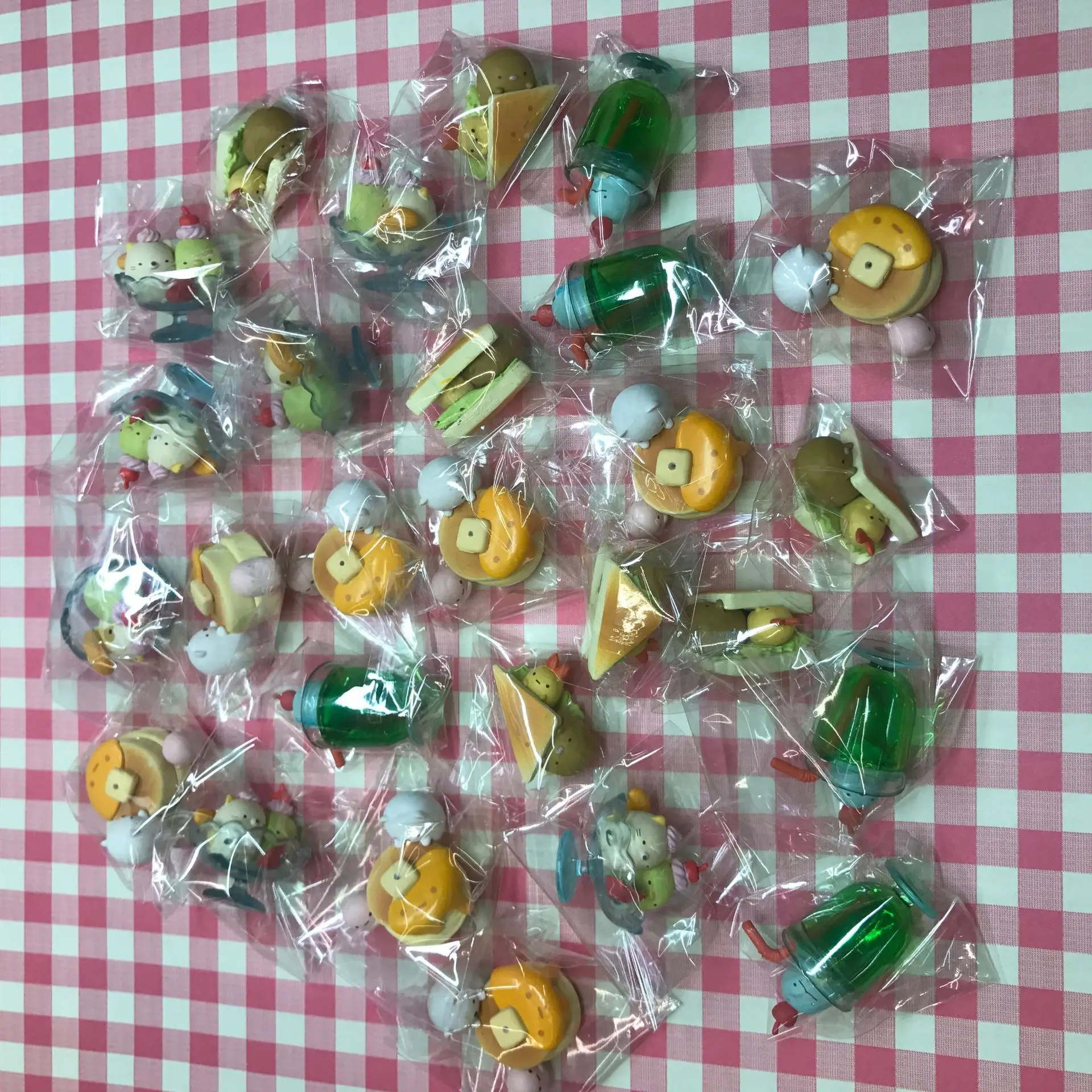 2pcs Corner Creature Cartoon Food Play Series Small Ornaments DIY accessories model doll toy cake decoration WJ01
2pcs Corner Creature Cartoon Food Play Series Small Ornaments DIY accessories model doll toy cake decoration WJ01