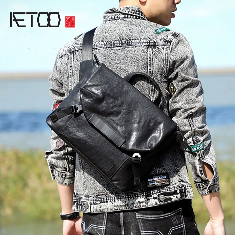 

AETOO Casual leather men's single shoulder bag, head layer cowhy fashion stiletto bag, postman bag