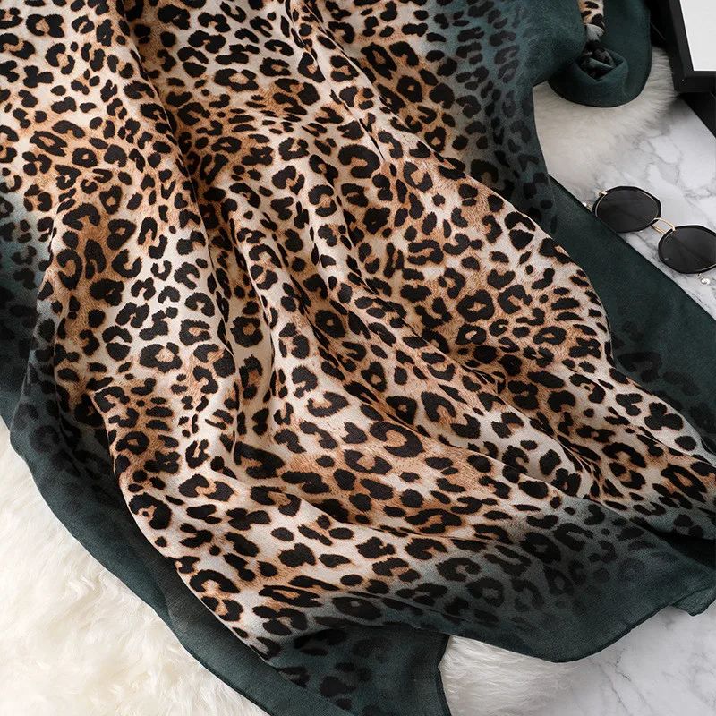 2019 Popular Chinese quality Silk Four Seasons Lady Sunscreen Beach cotton Shawl Women Fashion Leopard Print scarf New Headscarf 
2019 Popular Chinese quality Silk Four Seasons Lady Sunscreen Beach cotton Shawl Women Fashion Leopard Print scarf New Headscarf