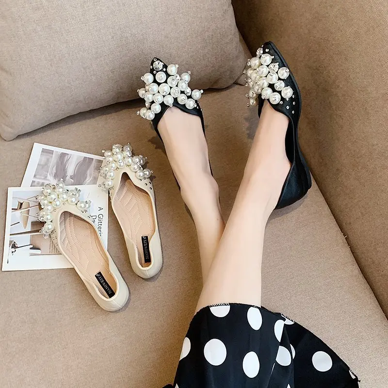 Spring and Autumn 2020 new style rhinestone pearl soft sole comfortable peas shoes women shallow mouth all-match flat shoes X407 
Spring and Autumn 2020 new style rhinestone pearl soft sole comfortable peas shoes women shallow mouth all-match flat shoes X407