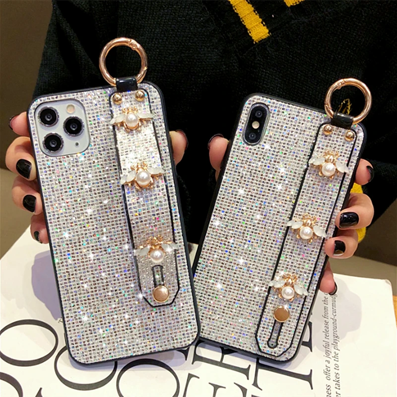 Luxury 3D Bee Glitter Wrist Strap Phone Case For Samsung S8 S9Plus S10 S20Ultra Note 8 Bling Diamond Wristband Holder Soft Cover
Luxury 3D Bee Glitter Wrist Strap Phone Case For Samsung S8 S9Plus S10 S20Ultra Note 8 Bling Diamond Wristband Holder Soft Cover