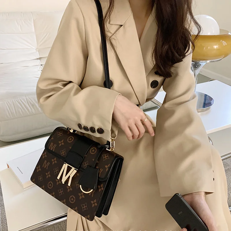 Genuine Leather Crossbody Bag for Women New Louis Brand Flap Bags Ladies Fashionable Purses and Handbags Channels Handbag Bolso
Genuine Leather Crossbody Bag for Women New Louis Brand Flap Bags Ladies Fashionable Purses and Handbags Channels Handbag Bolso