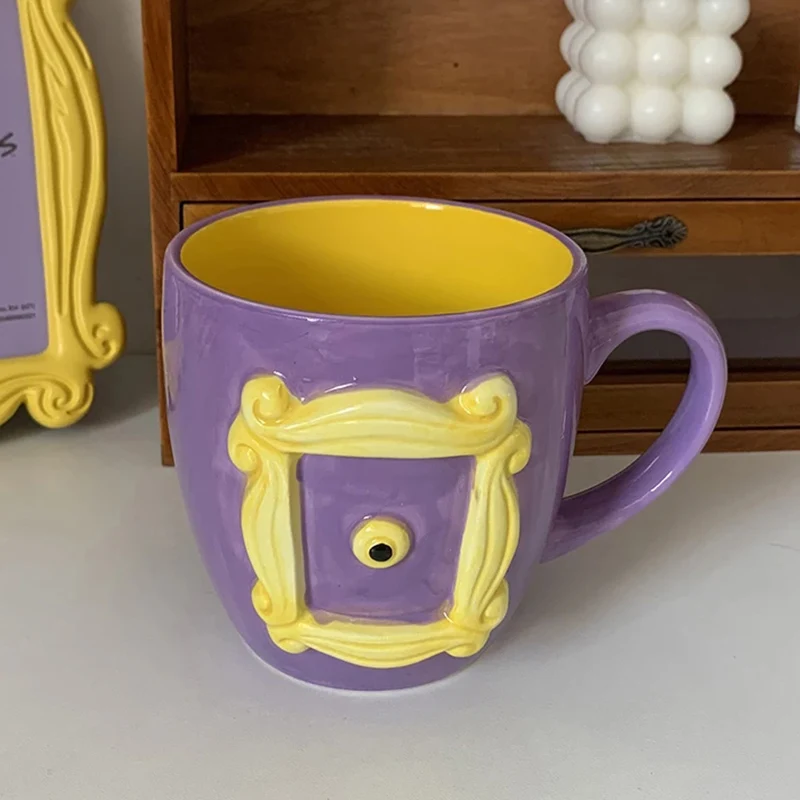 1Pcs New Friends Tv Show Coffee Mug with Handle Creative Monica Door Photo Frame Pattern Milk Juice Ceramic Cup Gift for Friends
1Pcs New Friends Tv Show Coffee Mug with Handle Creative Monica Door Photo Frame Pattern Milk Juice Ceramic Cup Gift for Friends