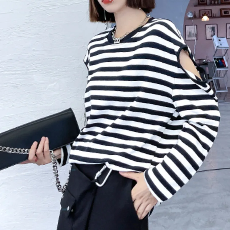 XUXI 2021 Autumn Women Long Sleeve T-shirt Fashion Stripe-Printing Loose And Thin Cutout-Design Casual Top T Shirt E3194
XUXI 2021 Autumn Women Long Sleeve T-shirt Fashion Stripe-Printing Loose And Thin Cutout-Design Casual Top T Shirt E3194