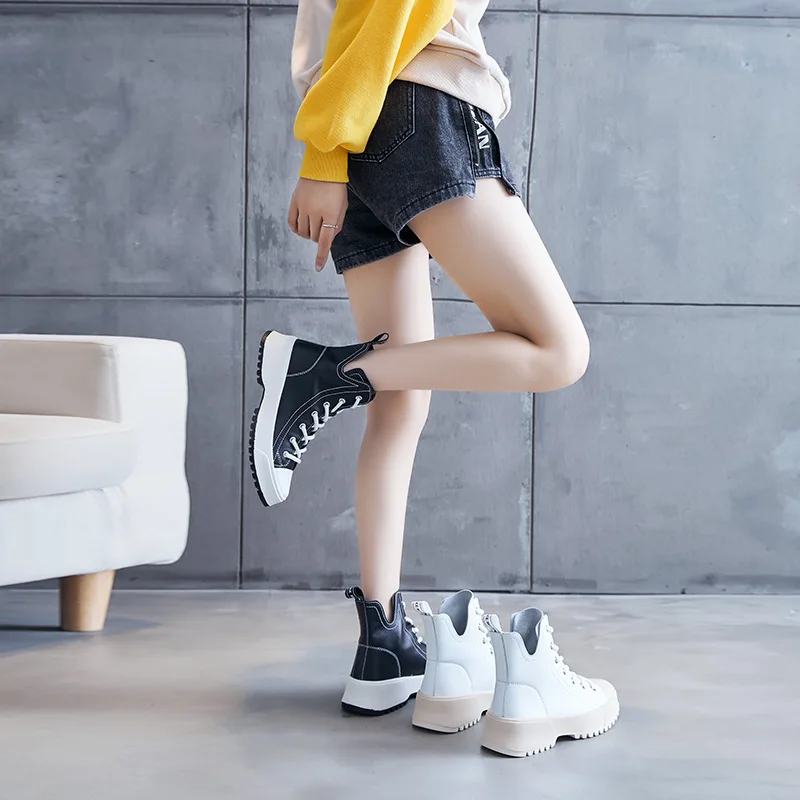 DEEZLA 2020 autumn winter boots Women Genuine Leather Ankle boots Black fashion Casual Lace up Women's shoes white Designer New
DEEZLA 2020 autumn winter boots Women Genuine Leather Ankle boots Black fashion Casual Lace up Women's shoes white Designer New