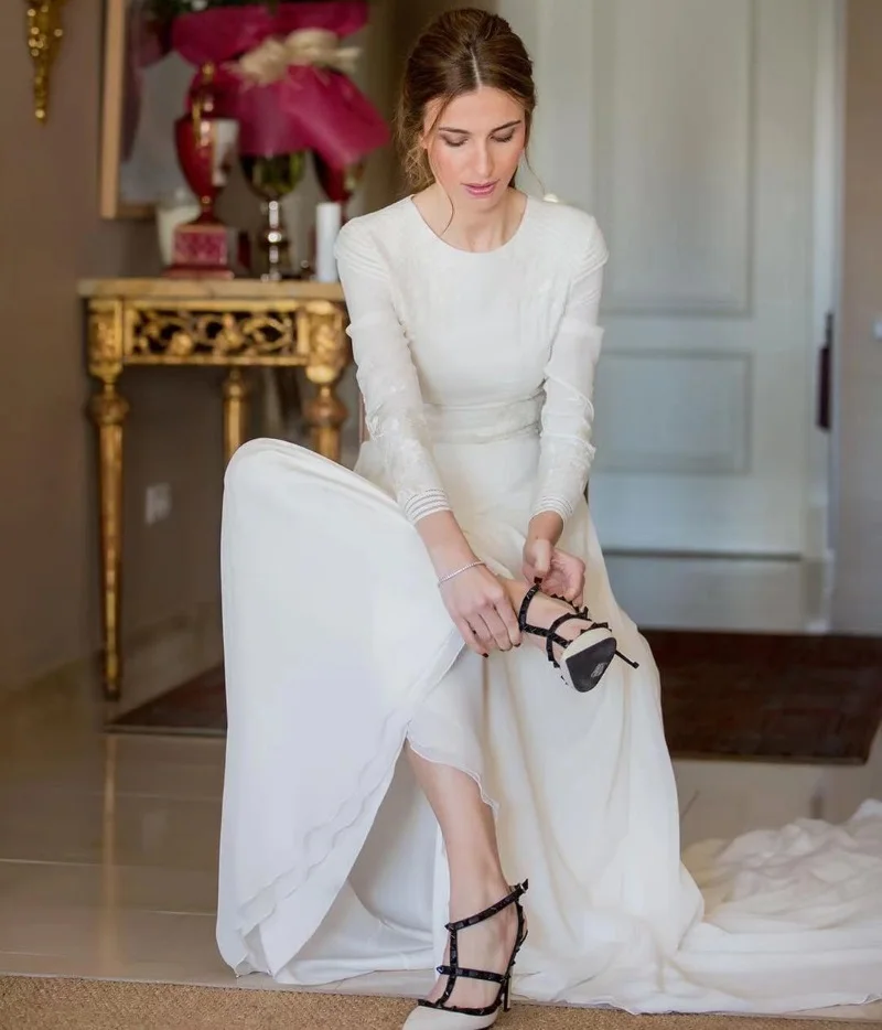 Elegant O-Neck Long Sleeve Satin Muslin Wedding Dress Lace See Through A-Line Wedding Dress Bride Gown Vestidos De Novia
Elegant O-Neck Long Sleeve Satin Muslin Wedding Dress Lace See Through A-Line Wedding Dress Bride Gown Vestidos De Novia