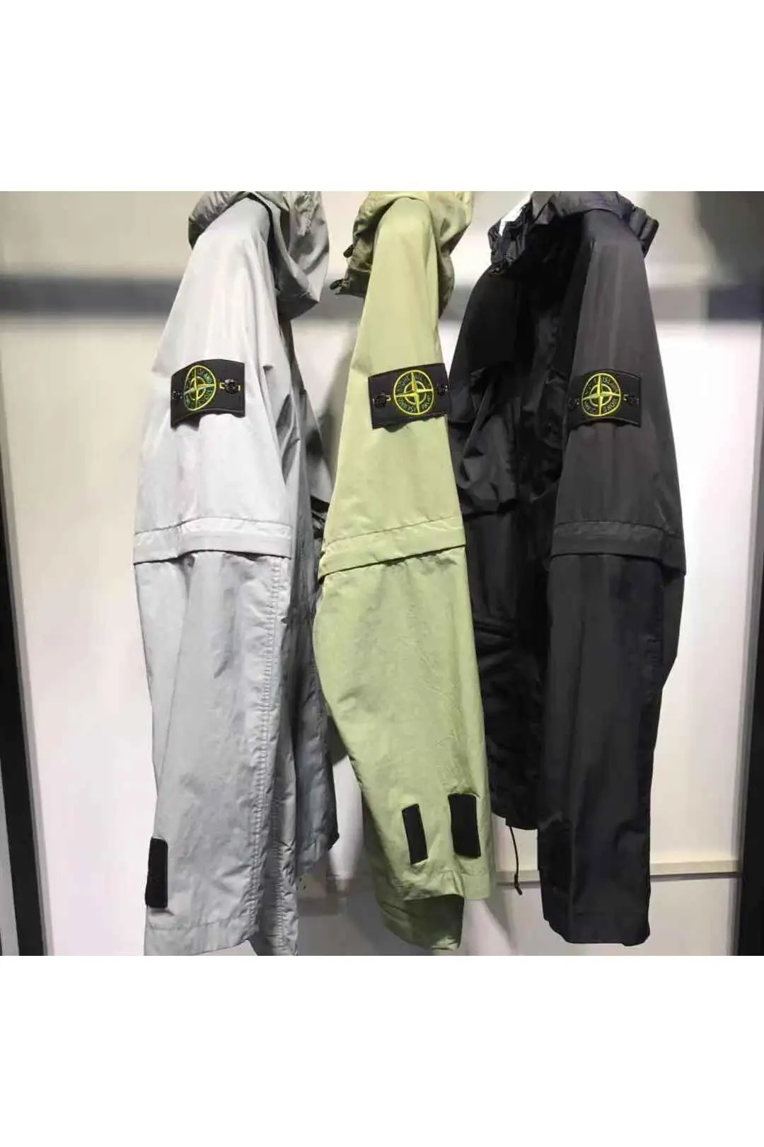 Stone Island2021Functional Hooded Hand Sleeves Detachable Mid-length Windbreaker Jacket Men
Stone Island2021Functional Hooded Hand Sleeves Detachable Mid-length Windbreaker Jacket Men