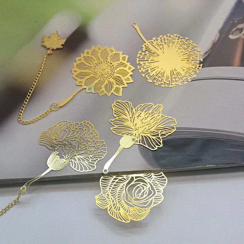 Chinese Style Metal Hollow Bookmark Lotus Lotus Leaf Bookmark Creative Stationery Fine Holiday Gifts Art accessories
Chinese Style Metal Hollow Bookmark Lotus Lotus Leaf Bookmark Creative Stationery Fine Holiday Gifts Art accessories