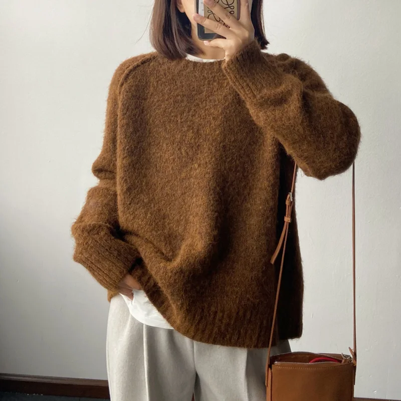 Autumn and winter women's sweater casual solid color round neck long sleeve loose sweater
Autumn and winter women's sweater casual solid color round neck long sleeve loose sweater