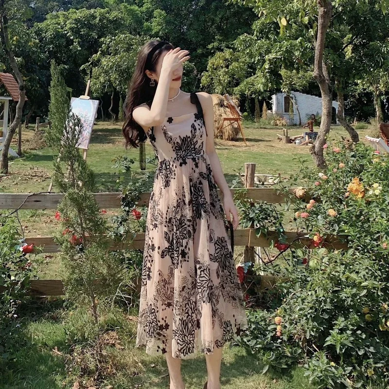 Dress Women 2021 Vintage Floral Strap Midi French Elegant Sweet Female Dress Casual Holiday Beach Summer Dresses women clothing
Dress Women 2021 Vintage Floral Strap Midi French Elegant Sweet Female Dress Casual Holiday Beach Summer Dresses women clothing