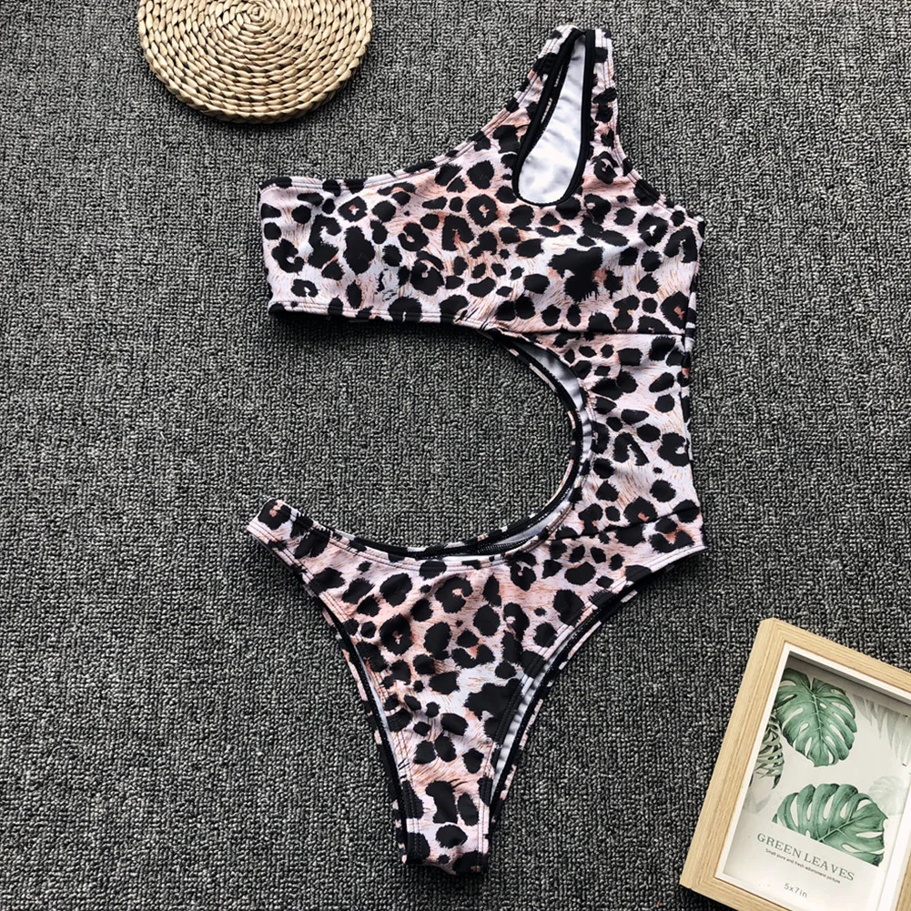 Women Monokini One Piece Padded Fashion Swimwear One Shoulder Hollowed Out Push-up Beachwear Bathing Sexy Bikini Printed Ladies
Women Monokini One Piece Padded Fashion Swimwear One Shoulder Hollowed Out Push-up Beachwear Bathing Sexy Bikini Printed Ladies
