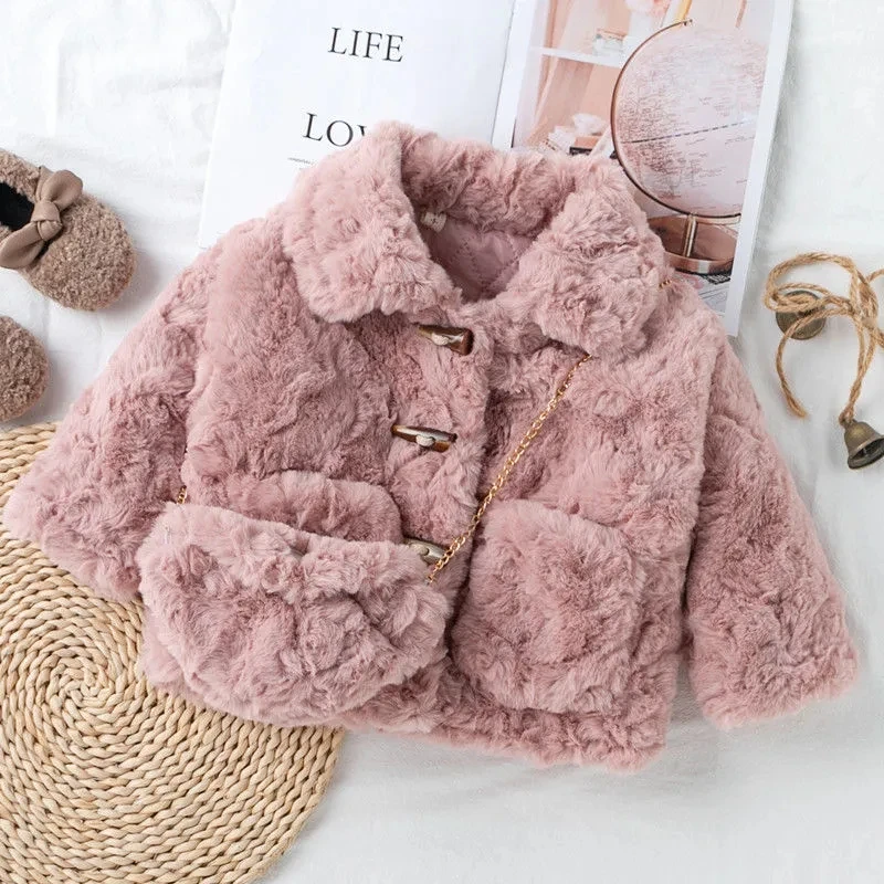 2020 New Autumn/winter Girls Kids Fake Fur Coat With Bag Elegant Fashion Baby Overcoats Clothes Children Clothing
2020 New Autumn/winter Girls Kids Fake Fur Coat With Bag Elegant Fashion Baby Overcoats Clothes Children Clothing
