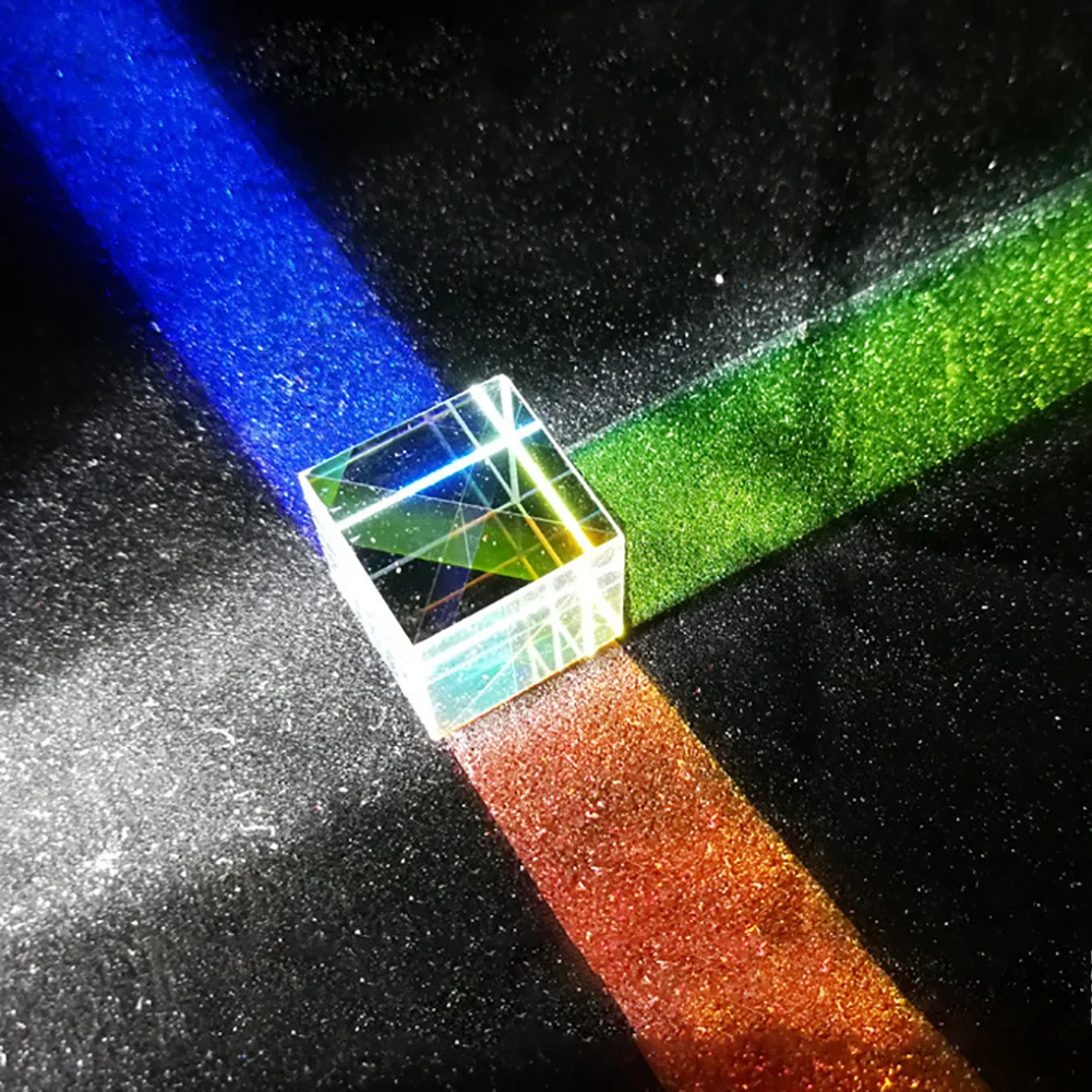 X-Cube Six-Sided Bright Light Cube Stained Glass Prism Beam Splitting Prism Optical Experiment Instrument Optical Lens Decor
X-Cube Six-Sided Bright Light Cube Stained Glass Prism Beam Splitting Prism Optical Experiment Instrument Optical Lens Decor