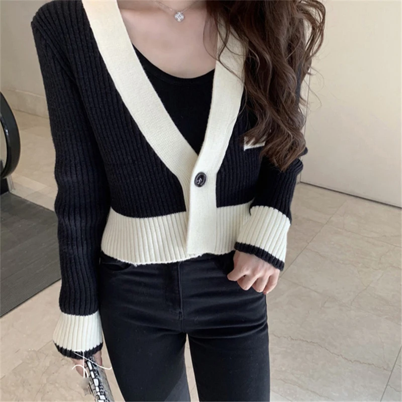 Женский трикотажный кардиган на одной пуговице, повседневный элегантный винтажный кардиган с длинными рукавами, вязаный свитер в стиле пэч... 
Женский трикотажный кардиган на одной пуговице, повседневный элегантный винтажный кардиган с длинными рукавами, вязаный свитер в стиле пэч...