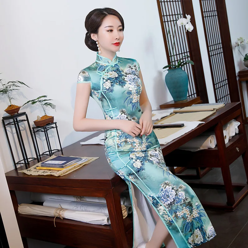 Sexy Oriental qipao Print Chinese Dresses Long Cheongsam Dress Modern Qipao Dress Chinese Traditional Dress Vestido 4XL 
Sexy Oriental qipao Print Chinese Dresses Long Cheongsam Dress Modern Qipao Dress Chinese Traditional Dress Vestido 4XL